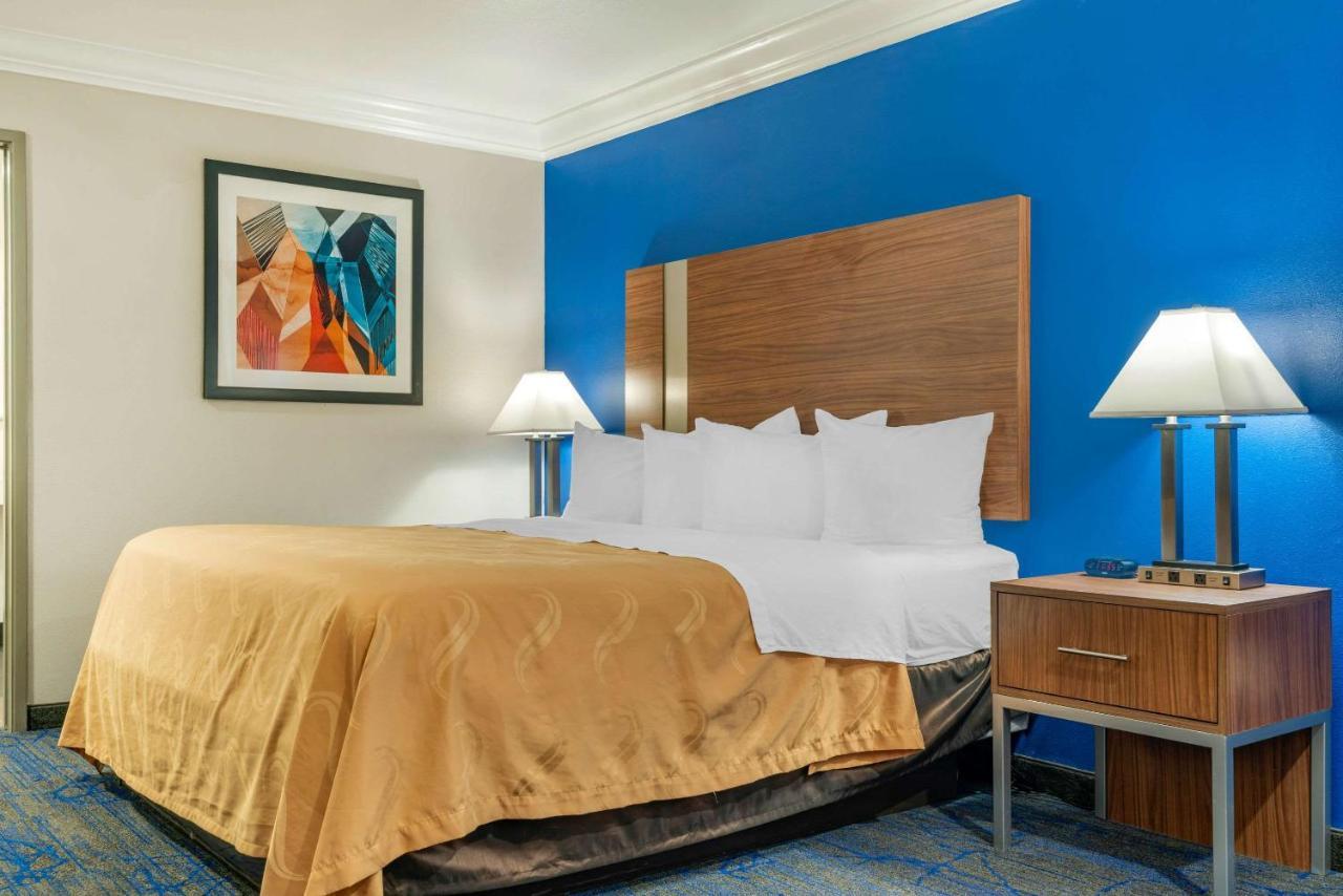 Quality & Hotel